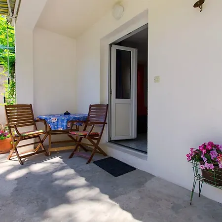 Lidija Apartment